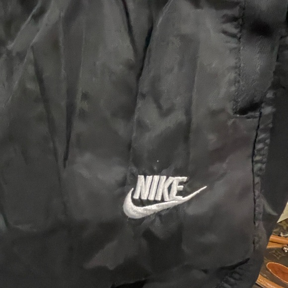 Nike Windrunner
Men's Woven Lined Pants - Picture 3 of 10